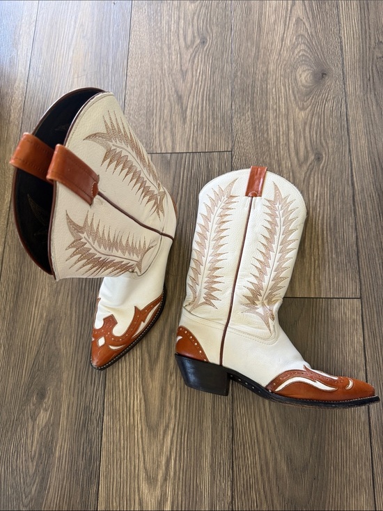 Tony Lama Shoes - Tony Lama white and brown cowboy boots two toned wing tip vintage collectors 8